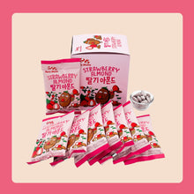 Load image into Gallery viewer, Strawberry Almond 딸기 아몬드 30g x 8 packs (딸기 아몬드 30g × 8봉)